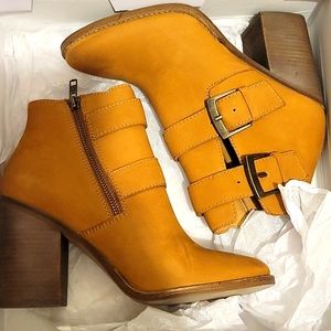 Steve madden cognac ankle boots